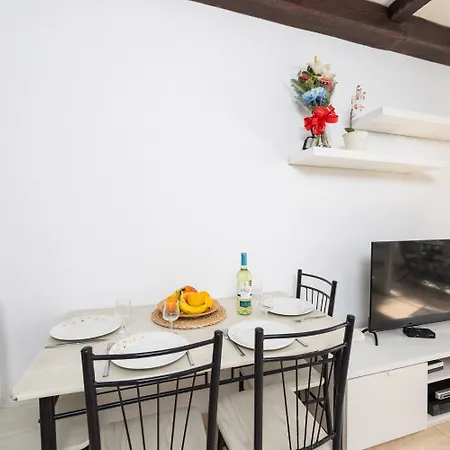 Apartament Jardines 2 *
